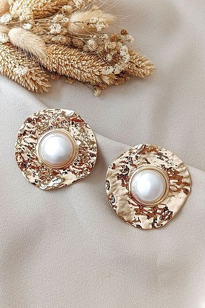 COSİTA Gold Large pearl Detailed Figure Metal Hat Earrings