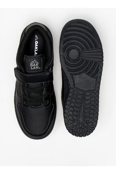 Oaklan by Shoexpress Panelled Sports Shoes with Hook and Loop Closure