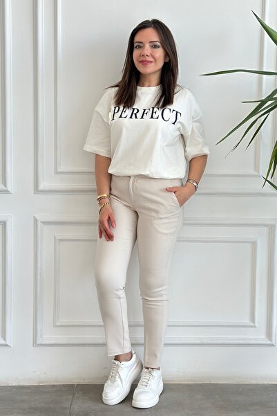 Yağmur Butik Tricou cu flori în relief cu detaliu text