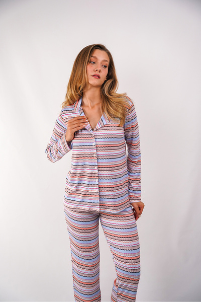 Butik Yumuşak Dokulu Ve Renkli Çizgi Desenli Pamuklu Uzun Kollu Kadın Pijama Takımı
