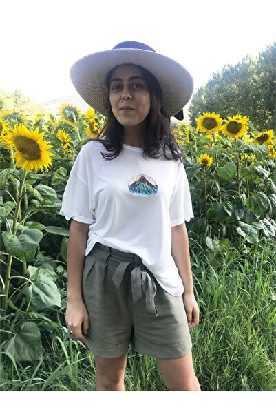 Kadın Beyaz Bisiklet Yaka Pamuklu Baskılı Fuji Hikayeli Tshirt Kt2fujı