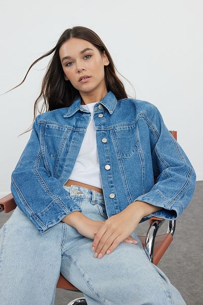 Trendyol Collection Džínová bunda modrá s detailem prošívání - TWOAW25CE00016