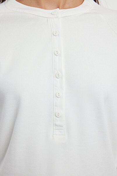 Trendyol Collection Flexible Corded Ecru Knitted Blouse - Regular Cut, Buttoned - TWOAW25BZ00033