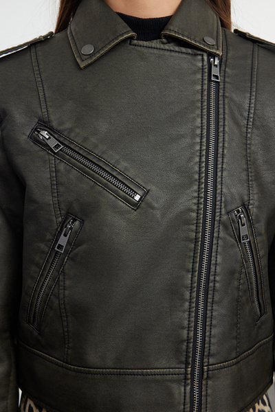 Trendyol Collection Antracitová starožitná detailně zpracovaná motorkářská bunda z umělé kůže TWOAW24MO00277