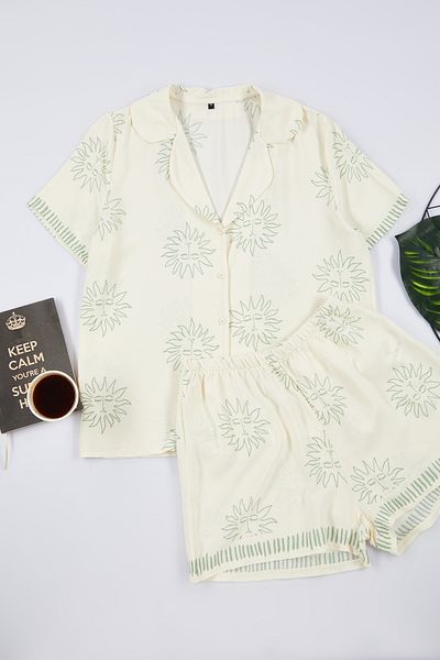 Trendyol Collection Gewebtes Pyjama-Set mit Viskose-Shorts mit Mint-Galaxie-Muster THMSS24PT00009