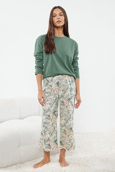 Trendyol Collection Zelená sada Capri pyžama s květinovým vzorem - THMAW25PT00091