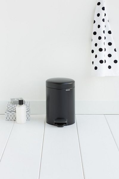 Brabantia Newicon Matt Black - Cutie de spumă de 3 litri cu detaliu de pedală