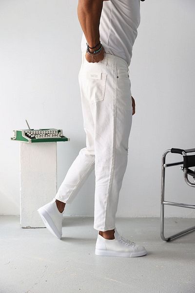 NO61 Boyfriend White Comfortable Fit Ripped Jeans