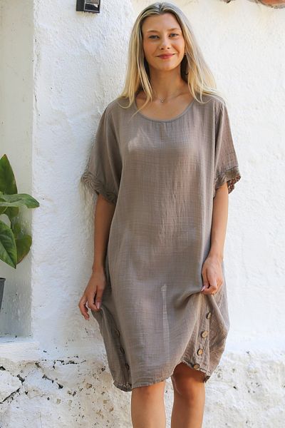Chiccy Σκούρο μπεζ λαιμόκοψη - Κουμπωτό βαμβακερό casual φόρεμα, κοντομάνικο