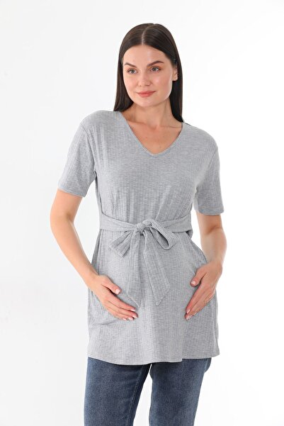 MEGHAN L.A Μπλούζα εγκυμοσύνης σε γκρι ελαστικό ύφασμα με ραβδώσεις