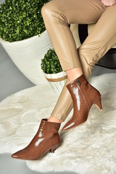Fox Shoes R404710011 Tan Crocodile Print Γυναικείες μπότες με χαμηλό τακούνι