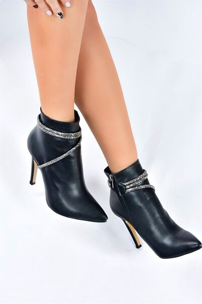 Fox Shoes Siyah İnce Yüksek Topuklu Kadın Bot L820102709