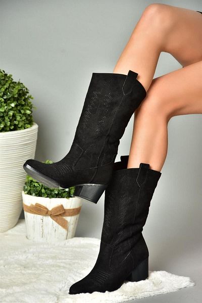 Fox Shoes R973934002 Черни велурени дамски ботуши на нисък ток