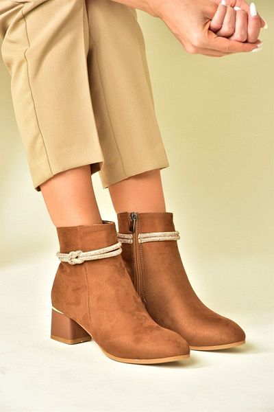 Fox Shoes Γυναικείες μπότες Tan Suede Stone με λεπτομέρεια με χοντρό τακούνι N251035002