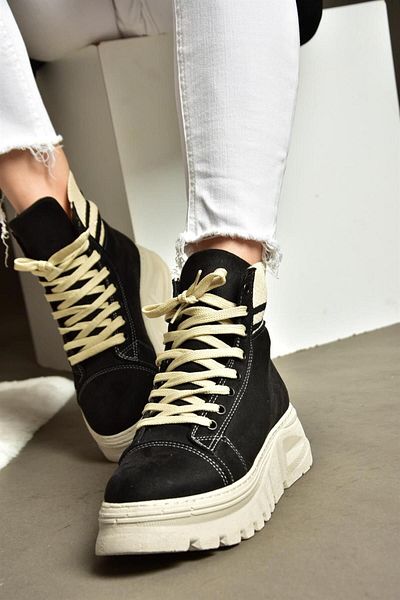 Fox Shoes R250660002 Černé semišové dámské boty se silnou podrážkou
