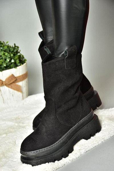 Fox Shoes R267710302 Γυναικείες μπότες μαύρες σουέτ με χοντρή σόλα