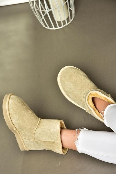 Fox Shoes Ρ 612026502   Γυναικείες μπότες μπεζ καστόρι με πούπουλα στο εσωτερικό