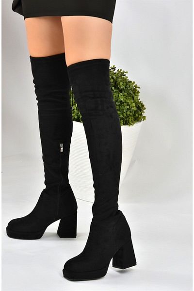 Fox Shoes Černé semišové dámské boty na podpatku L282190002