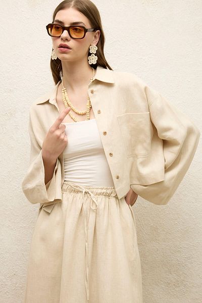 Manuka Beigefarbenes Leinen-Crop-Shirt – lange Ärmel