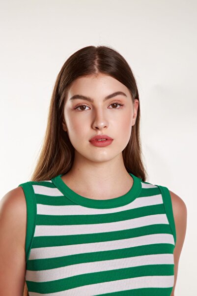 MİSS M.A.T FASHİON Πράσινο λευκό ριγέ κοτλέ ελαστικό ύφασμα Γυναικείο μπλουζάκι - Μηδενικό μανίκι, λαιμόκοψη