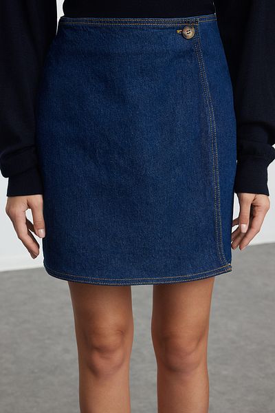 Trendyol Collection Sötétkék oldalsó gombos záródású, magas derekú mini farmerszoknya TWOAW25ET00081