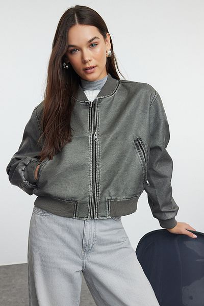 Trendyol Collection Anthrazitfarbener, detaillierter Bomberjackenmantel aus Kunstleder im Antik-Look TWOAW24MO00278