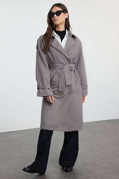 Trendyol Collection Grauer, übergroßer Trenchcoat mit Gürtel TWOSS21TR0005