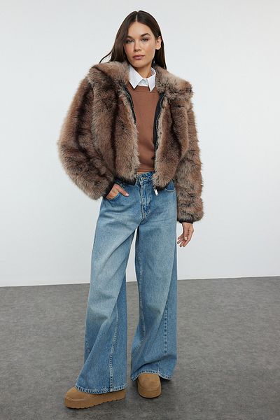 Trendyol Collection Hnědý oversize Fit gumový kožich Twoaw25Mo00038