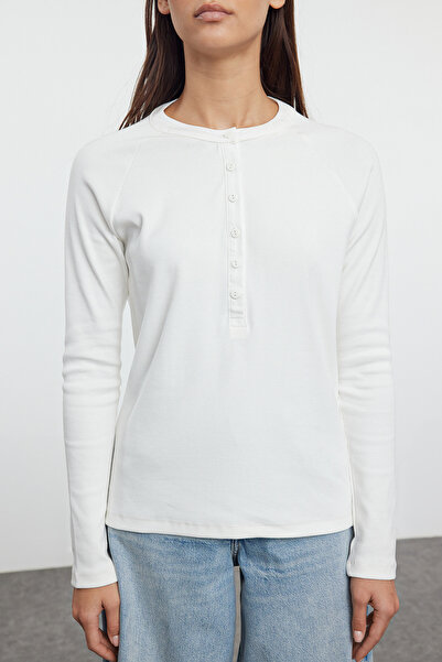 Trendyol Collection Flexible Corded Ecru Knitted Blouse - Regular Cut, Buttoned - TWOAW25BZ00033