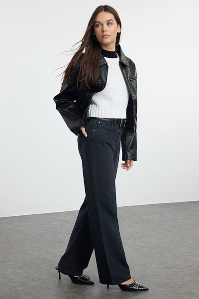 Trendyol Collection Schwarze Jeans mit hoher Taille und weitem Bein - TWOAW25JE00073