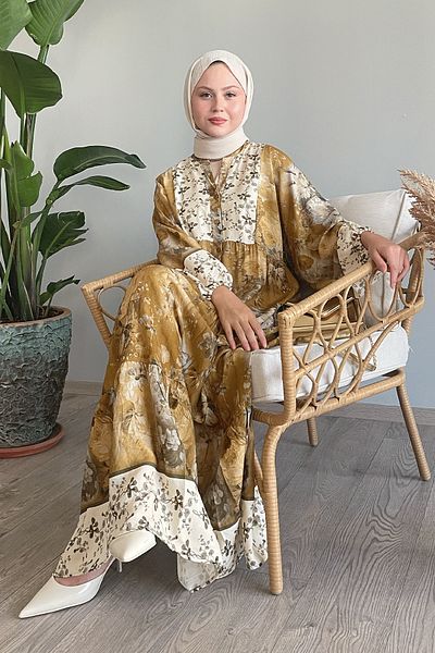 InStyle Šaty z ťavej viskózy - detail chrumkavého kvetu