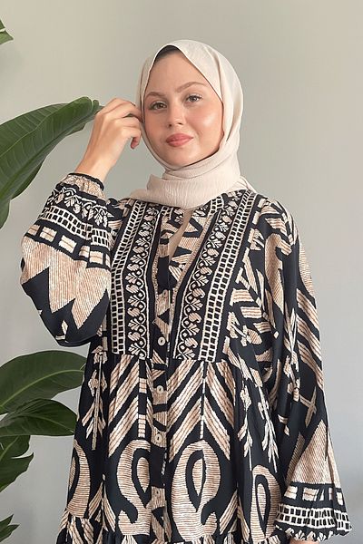 InStyle Neformální černé viskózové šaty