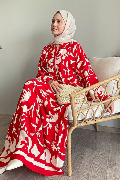 InStyle Czerwona sukienka z wiskozy - luźna, zapinana do połowy na guziki