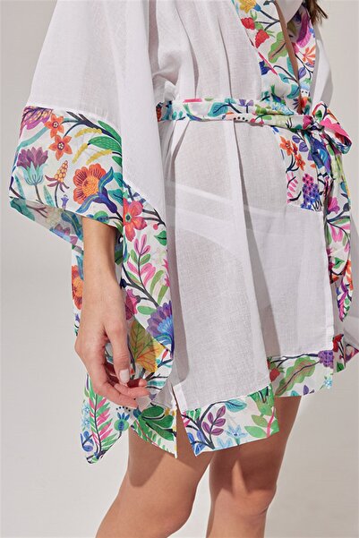 White By Nature Flower Pattern Short White Kimono