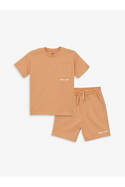 LC Waikiki Crew nyakú nyomott póló és rövidnadrág kisfiúknak - 2 db-os készlet