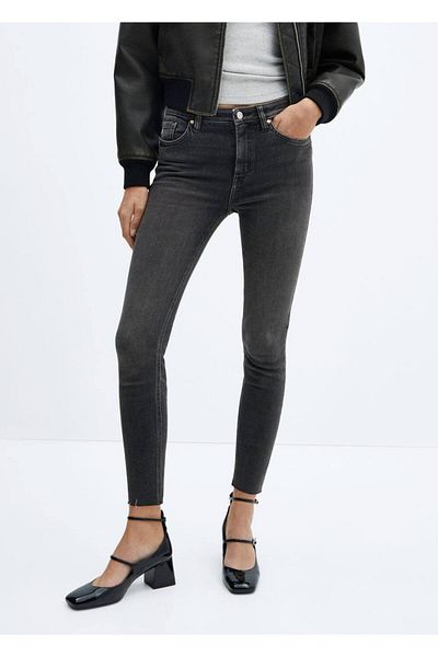 MANGO Woman Skinny-Jeans mit verkürzter Länge