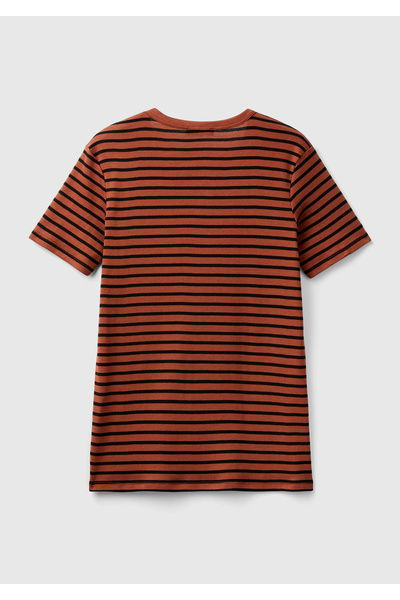 United Colors of Benetton Καφέ ριγέ μπλουζάκι με στρογγυλή λαιμόκοψη - 100% βαμβάκι με αριστερό λογότυπο