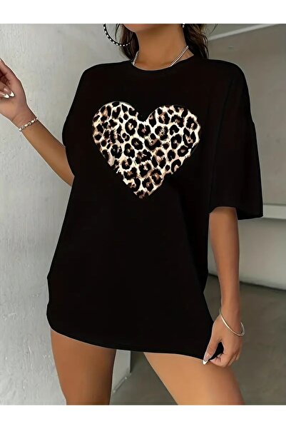 DAXİS Sportwear Company Дамска тениска с леопардов принт със сърца