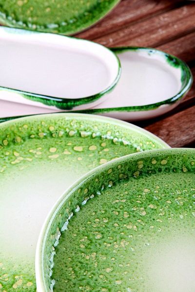 WuuQ Sparkling Emerald Colored Volcanic Breakfast Set for 6 People - Stackable Breakfast Plate
