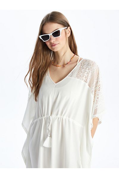 LC Waikiki Strandkleid mit V-Ausschnitt und Stickerei-Detail für Damen