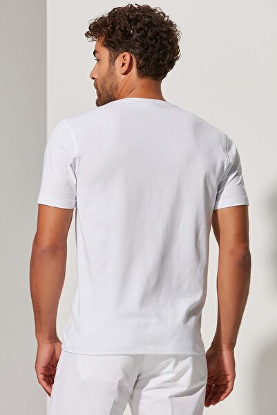 White By Nature O Neck Small Fish Men's T-shirt