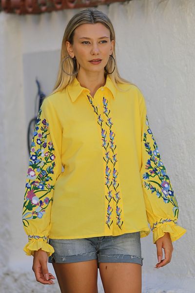 Chiccy Bluză casual cu guler cămașă cu broderie galbenă și mânecă cu balon - guler cu nasturi