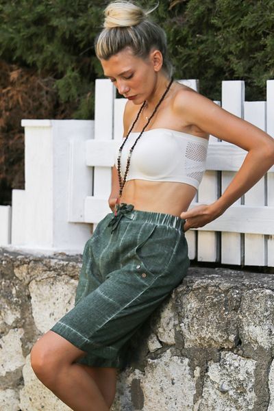 Chiccy Pantaloni scurți casual din bumbac verde închis - buzunare duble, talie elastică și legată