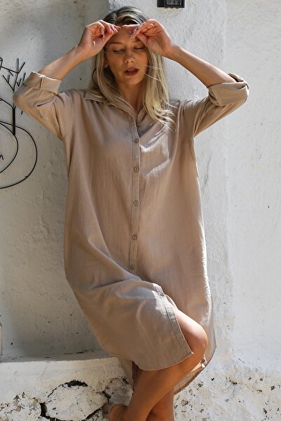 Chiccy Koyu Bej Gömlek Yaka Düğmeli Uzun Kollu Cepli Tavuskuşu Nakışlı Pamuklu Dokuma Casual Elbise