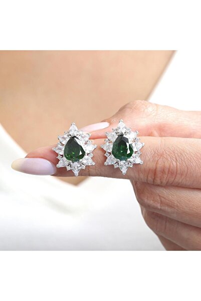 Effective Diamond Londra Tutkusu Sentetik Zümrüt Taşlı Gümüş Küpe