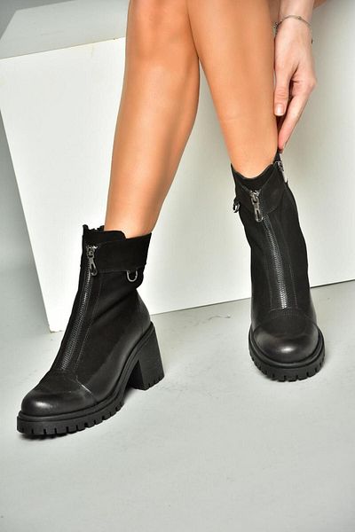 Fox Shoes R654095903 Μαύρες γνήσιες δερμάτινες γυναικείες μπότες με χοντρό τακούνι