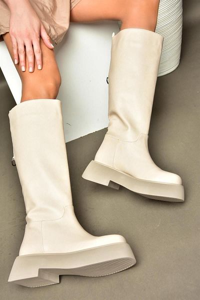 Fox Shoes R610067009 Μπότες με χοντρή σόλα σε μπεζ χρώμα