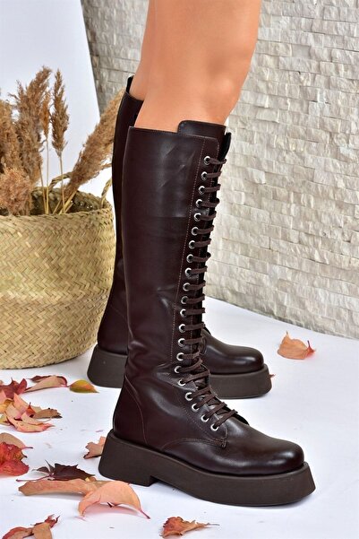 Fox Shoes Barna fűzős alkalmi női csizma L610130909