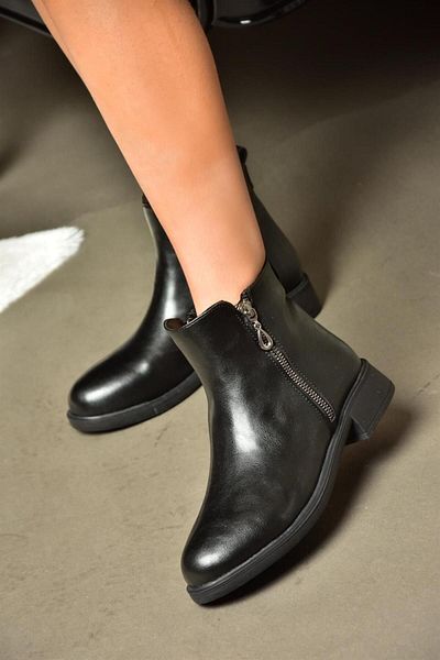 Fox Shoes R374050409 Černé dámské boty s nízkou podrážkou