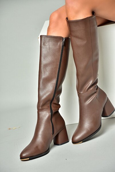 Fox Shoes Hnědé ležérní dámské kozačky na nízkém podpatku J848300109